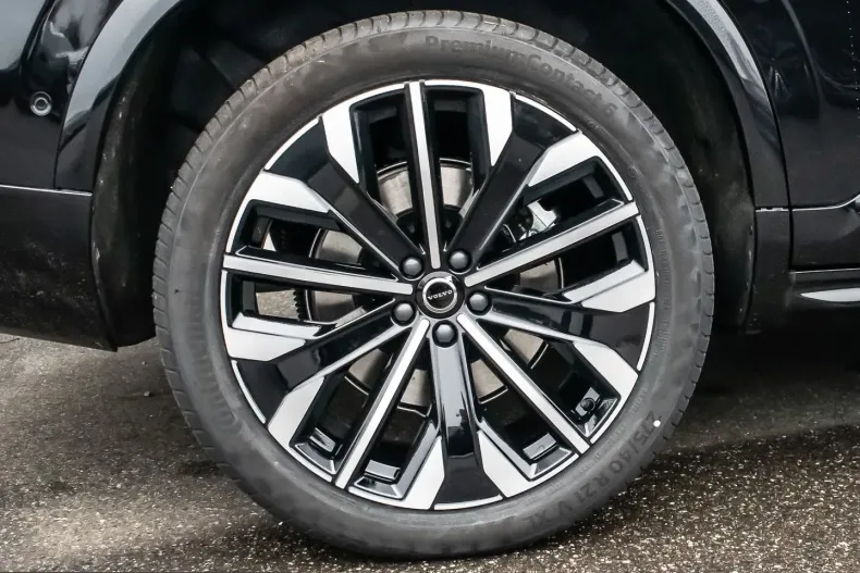 Volvo XC90 din 2025 cu 12.000 km - oferta VOL232277 - foto 3