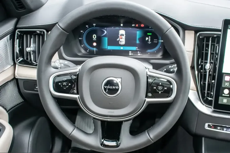 Volvo XC90 din 2025 cu 12.000 km - oferta VOL232277 - foto 7