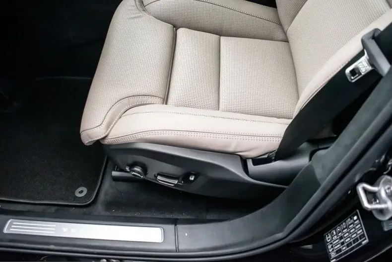 Volvo XC90 din 2025 cu 12.000 km - oferta VOL232277 - foto 12