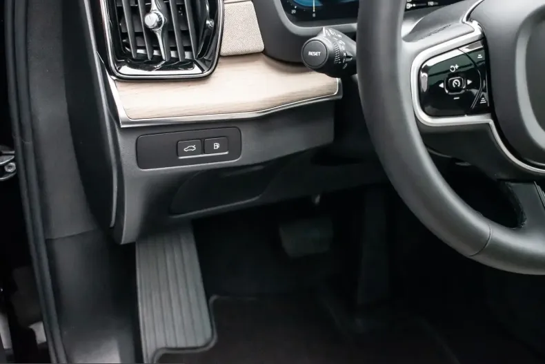 Volvo XC90 din 2025 cu 12.000 km - oferta VOL232277 - foto 13