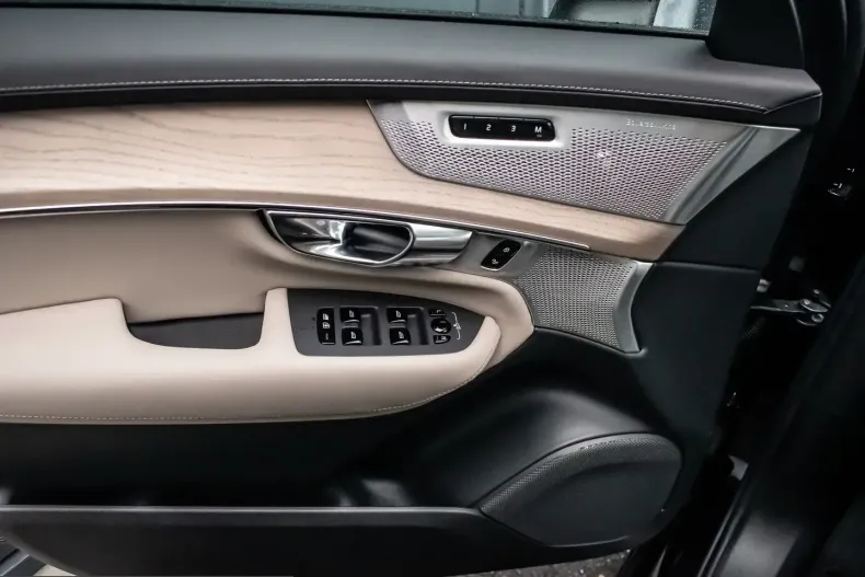 Volvo XC90 din 2025 cu 12.000 km - oferta VOL232277 - foto 14