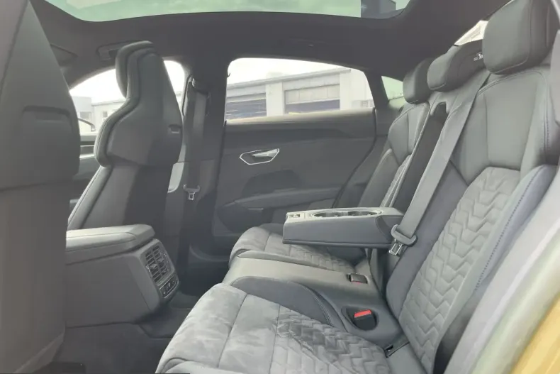 Audi RS e-tron GT din 2023 cu 14.396 km - oferta AUD232280 - foto 15