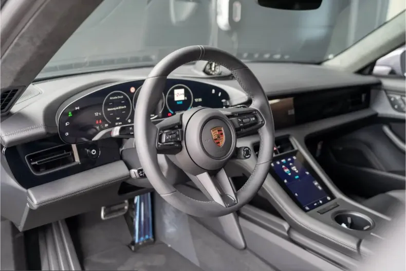 Porsche Taycan din 2025 cu 22.900 km - oferta POR232286 - foto 4