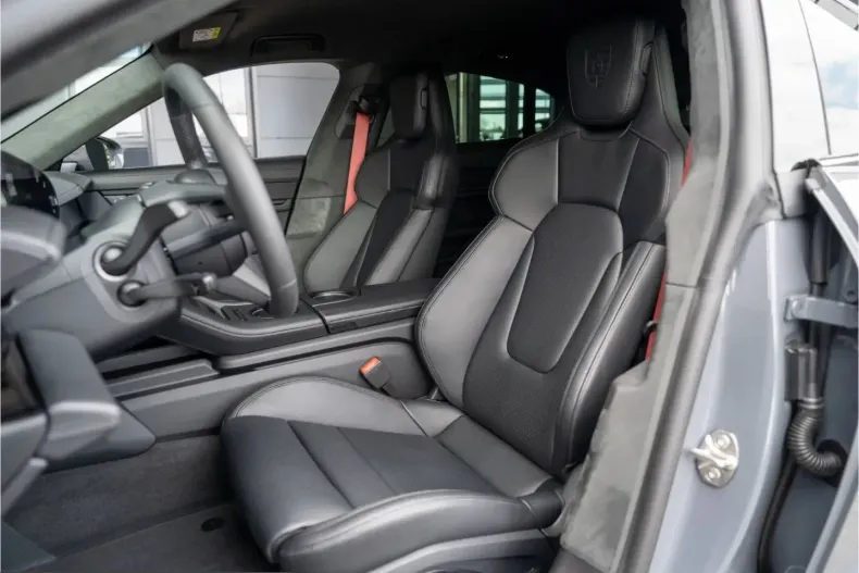 Porsche Taycan din 2025 cu 22.900 km - oferta POR232286 - foto 5