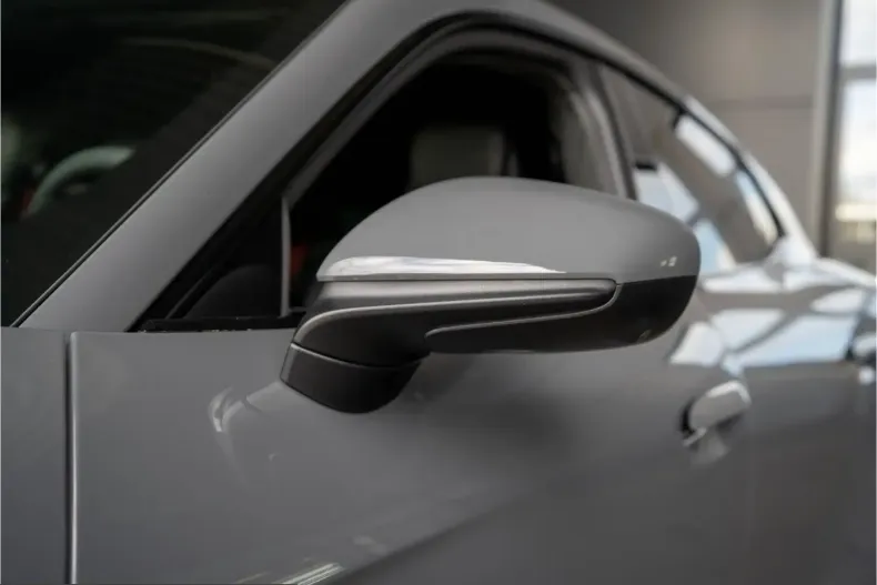 Porsche Taycan din 2025 cu 22.900 km - oferta POR232286 - foto 8