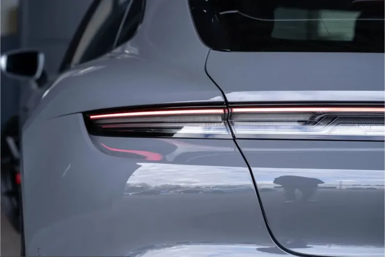 Porsche Taycan din 2025 cu 22.900 km - oferta POR232286 - foto 11