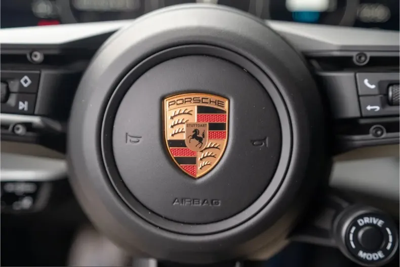 Porsche Taycan din 2025 cu 22.900 km - oferta POR232286 - foto 20