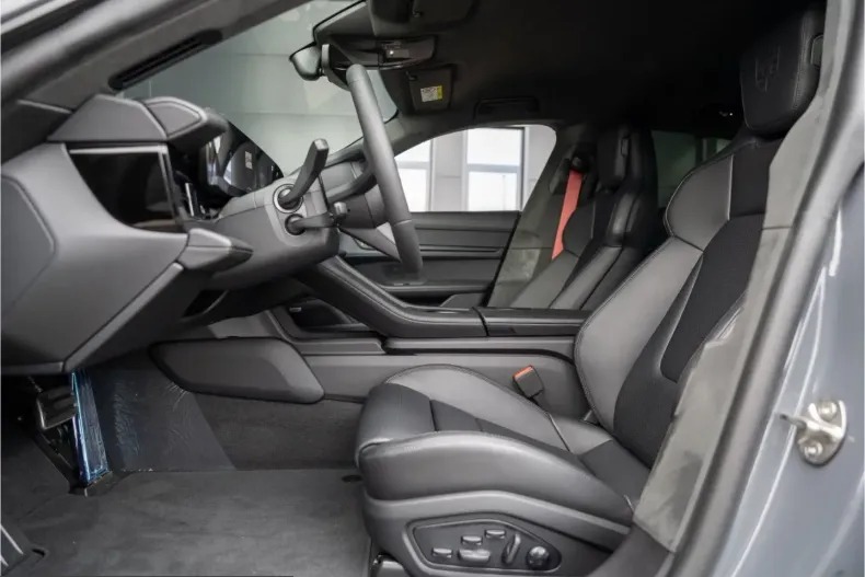 Porsche Taycan din 2025 cu 22.900 km - oferta POR232286 - foto 27