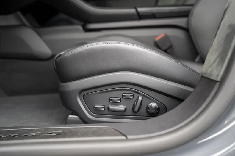 Porsche Taycan din 2025 cu 22.900 km - oferta POR232286 - foto 29