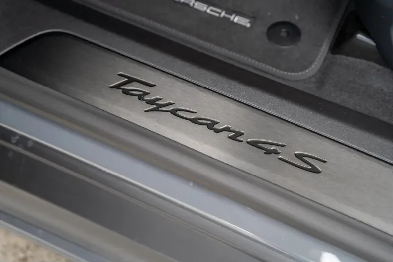 Porsche Taycan din 2025 cu 22.900 km - oferta POR232286 - foto 30