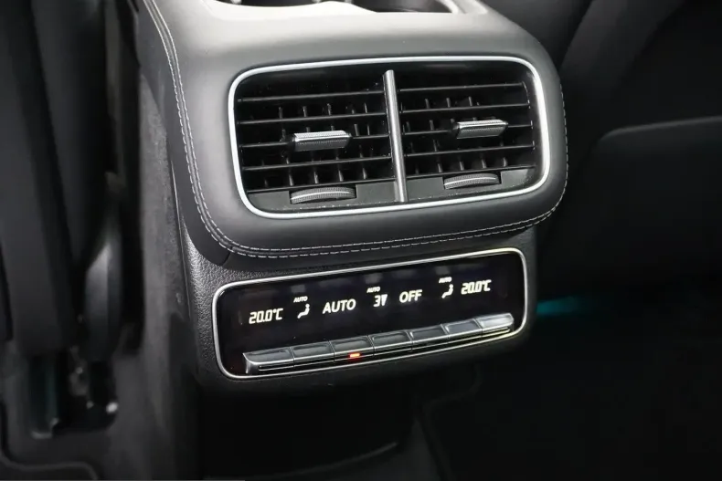 Mercedes-Benz GLE 63 AMG (Clasa GLE) din 2024 cu 43.527 km - oferta MER232288 - foto 36