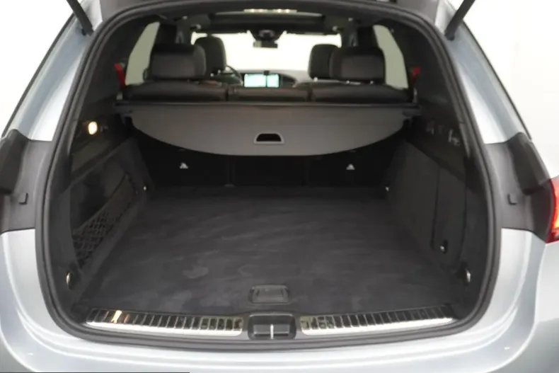 Mercedes-Benz GLE 63 AMG (Clasa GLE) din 2024 cu 43.527 km - oferta MER232288 - foto 49