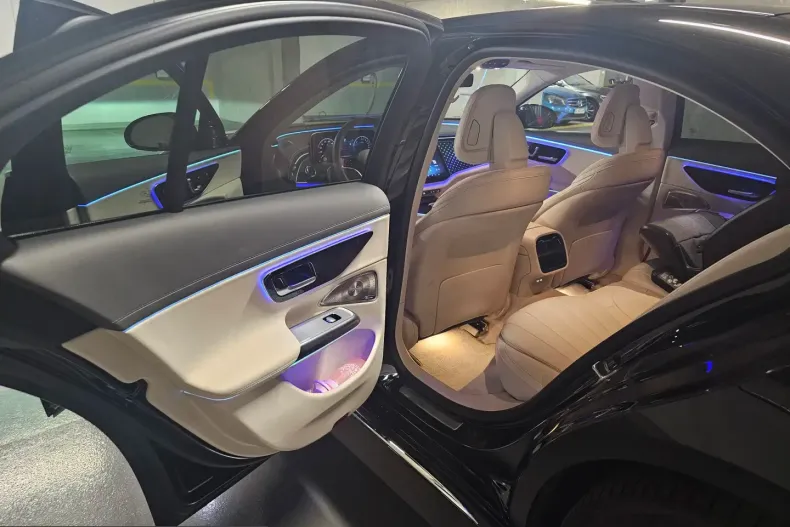 Mercedes-Benz E 400 (Clasa E) din 2024 cu 18.500 km - oferta MER232298 - foto 9