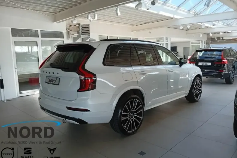 Volvo XC90 din 2025 cu 13.400 km - oferta VOL232343 - foto 4