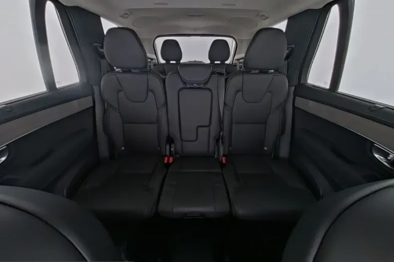 Volvo XC90 din 2025 cu 11.900 km - oferta VOL232344 - foto 7