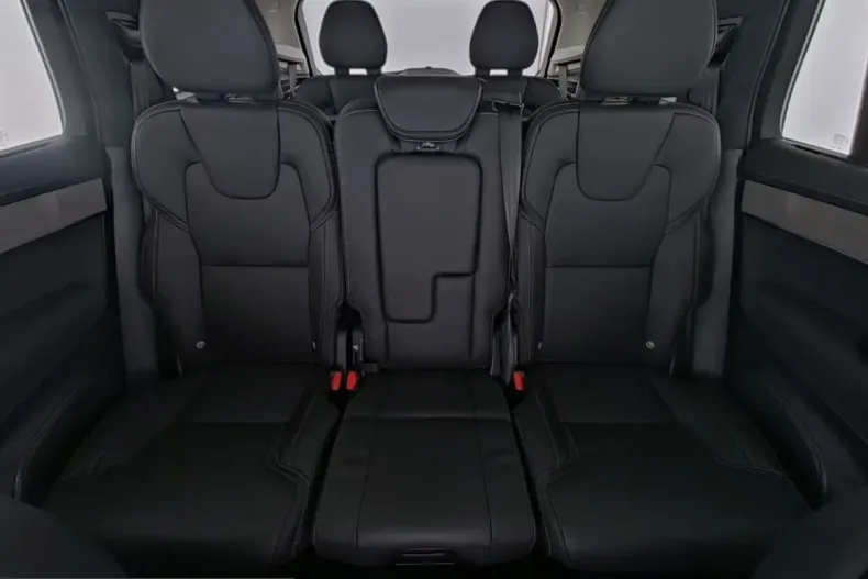 Volvo XC90 din 2025 cu 11.900 km - oferta VOL232344 - foto 13