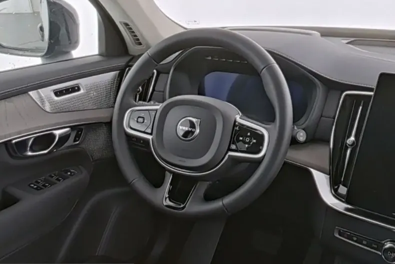 Volvo XC90 din 2025 cu 11.900 km - oferta VOL232344 - foto 14