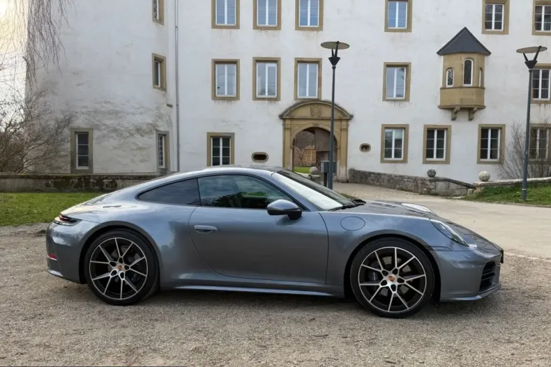 Porsche 992 din 2025 cu 2.380 km - oferta POR232353 - foto 2