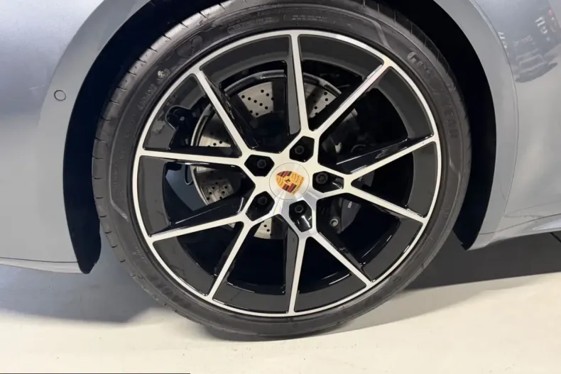 Porsche 992 din 2025 cu 2.380 km - oferta POR232353 - foto 14