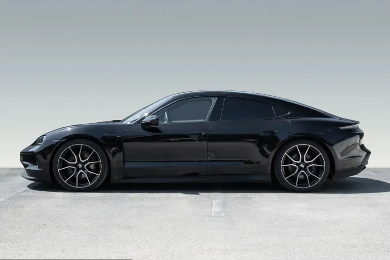 Porsche Taycan din 2025 cu 29.300 km - oferta POR232354 - foto 2