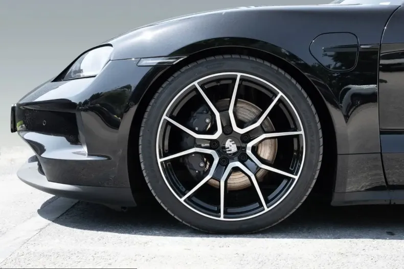 Porsche Taycan din 2025 cu 29.300 km - oferta POR232354 - foto 6