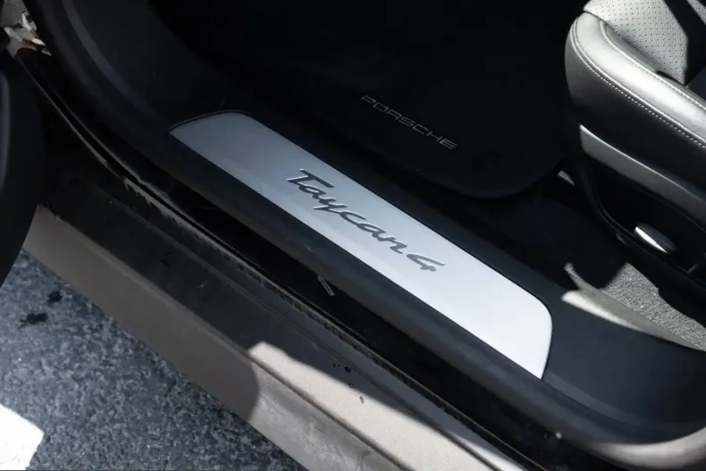 Porsche Taycan din 2025 cu 29.300 km - oferta POR232354 - foto 18