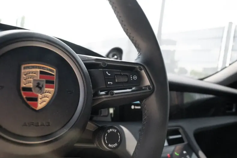 Porsche Taycan din 2025 cu 29.300 km - oferta POR232354 - foto 27