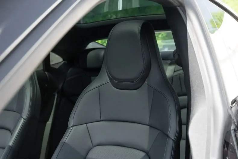 Porsche Taycan din 2025 cu 29.300 km - oferta POR232354 - foto 31