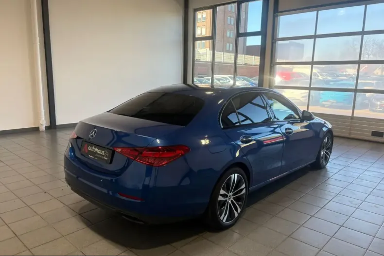 Mercedes-Benz C 300 (Clasa C) din 2023 cu 33.418 km - oferta MER232390 - foto 2