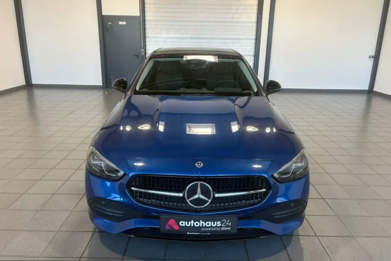 Mercedes-Benz C 300 (Clasa C) din 2023 cu 33.418 km - oferta MER232390 - foto 3