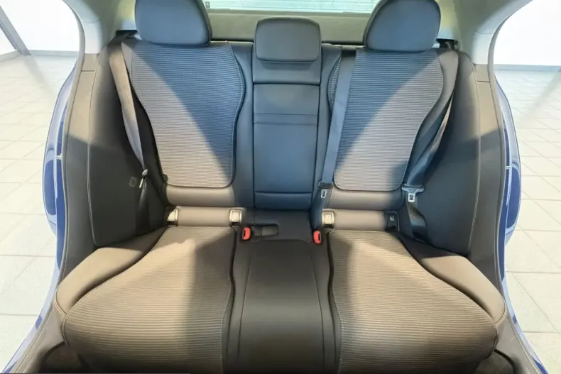 Mercedes-Benz C 300 (Clasa C) din 2023 cu 33.418 km - oferta MER232390 - foto 12