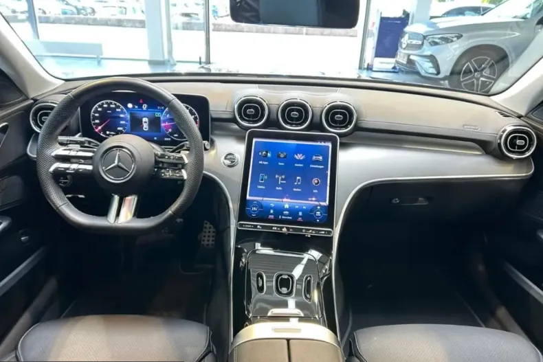 Mercedes-Benz C 300 (Clasa C) din 2023 cu 34.125 km - oferta MER232391 - foto 6