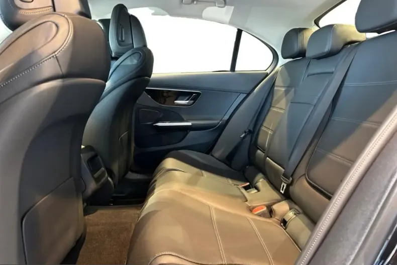 Mercedes-Benz C 300 (Clasa C) din 2023 cu 34.125 km - oferta MER232391 - foto 11