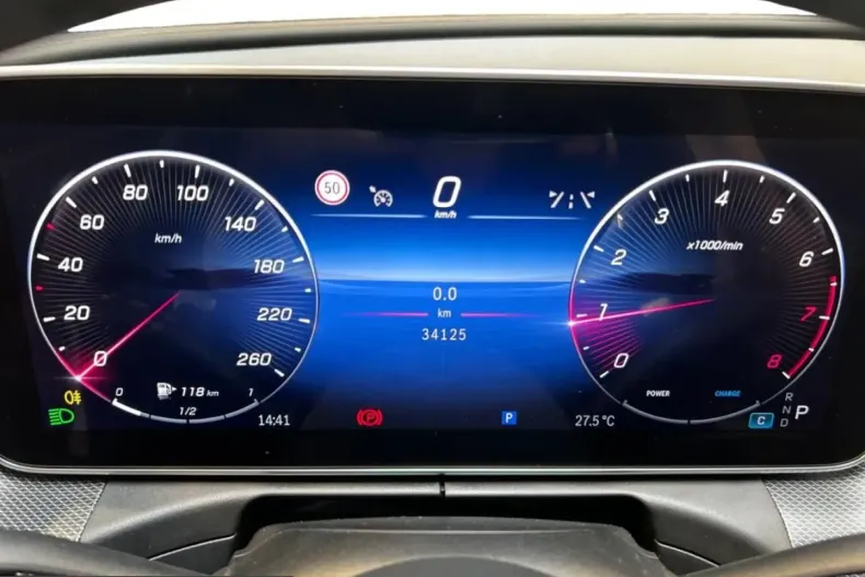 Mercedes-Benz C 300 (Clasa C) din 2023 cu 34.125 km - oferta MER232391 - foto 12
