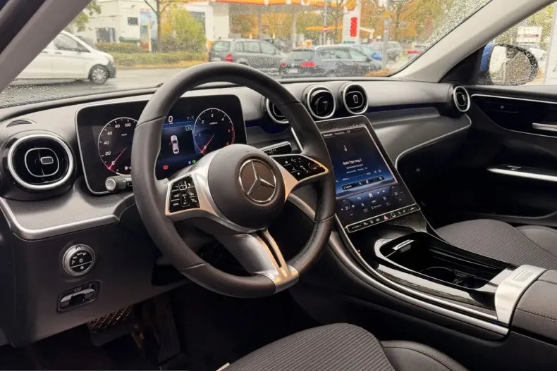Mercedes-Benz C 300 (Clasa C) din 2024 cu 14.940 km - oferta MER232392 - foto 8