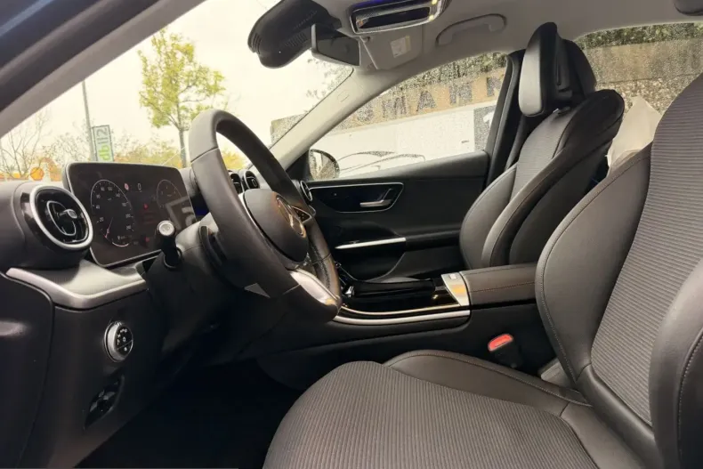 Mercedes-Benz C 300 (Clasa C) din 2024 cu 14.940 km - oferta MER232392 - foto 9