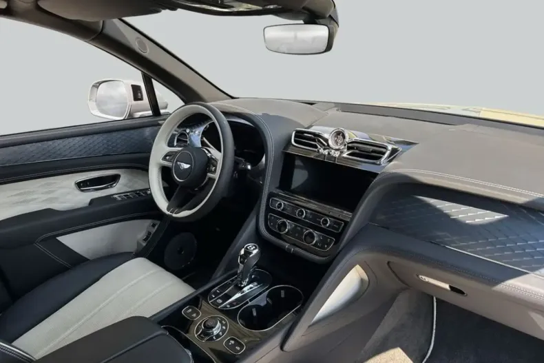 Bentley Bentayga din 2023 cu 40.243 km - oferta BEN232393 - foto 2
