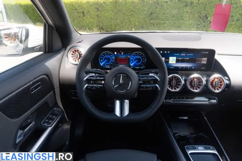 Mercedes-Benz EQA (Clasa GLA) din 2024 cu 27.000 km - oferta MER232394 - foto 12