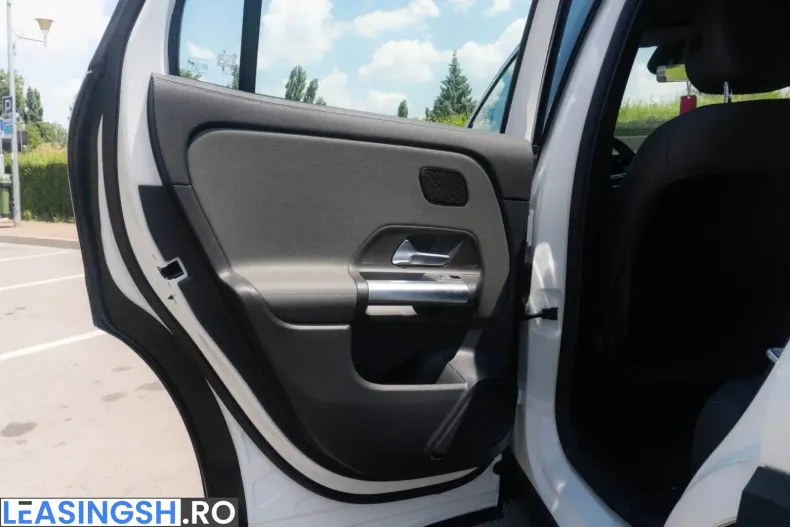 Mercedes-Benz EQA (Clasa GLA) din 2024 cu 27.000 km - oferta MER232394 - foto 30