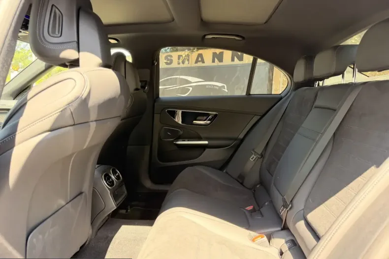Mercedes-Benz C 300 (Clasa C) din 2024 cu 9.649 km - oferta MER232395 - foto 6