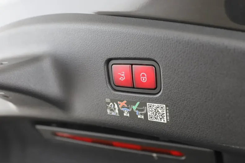 Mercedes-Benz CLE 300 (Clasa CLE) din 2025 cu 10.945 km - oferta MER232397 - foto 20