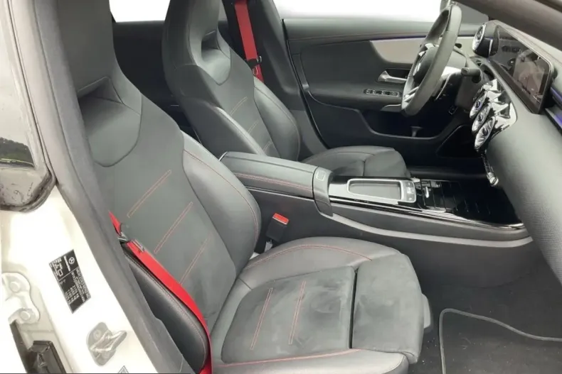 Mercedes-Benz CLA 35 AMG (Clasa CLA) din 2024 cu 21.000 km - oferta MER232401 - foto 11