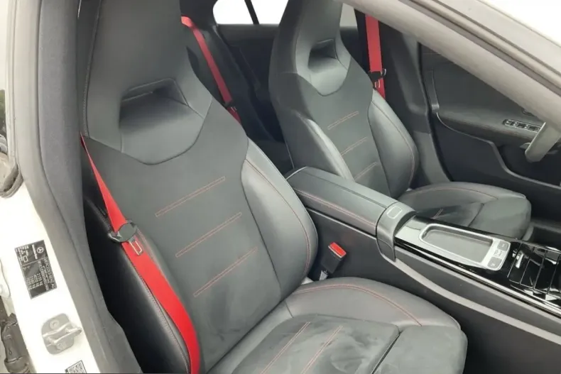 Mercedes-Benz CLA 35 AMG (Clasa CLA) din 2024 cu 21.000 km - oferta MER232401 - foto 12