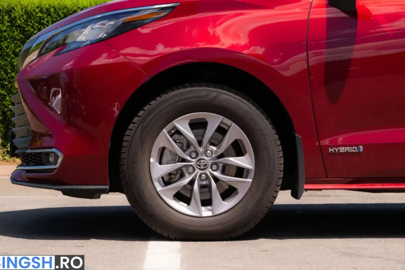Toyota Sienna din 2023 cu 18.030 km - oferta TOY232418 - foto 6