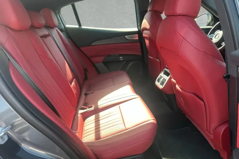 Maserati Grecale din 2023 cu 25.500 km - oferta MAS232419 - foto 5