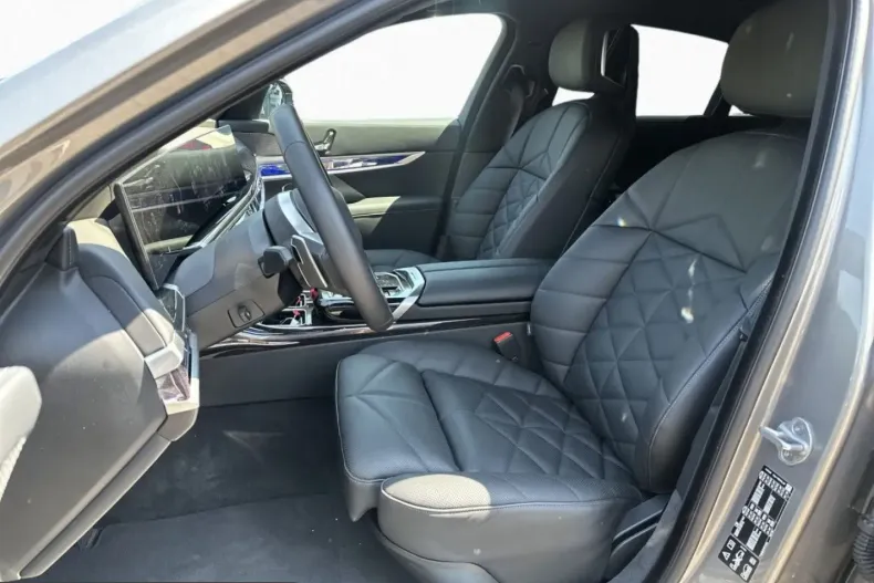 BMW 740 (Seria 7) din 2025 cu 26.065 km - oferta BMW232428 - foto 10