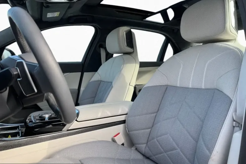 BMW 740 (Seria 7) din 2024 cu 66.884 km - oferta BMW232432 - foto 6
