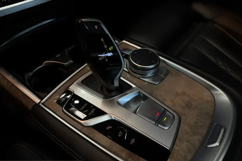 BMW 750 (Seria 7) din 2021 cu 121.724 km - oferta BMW232434 - foto 14