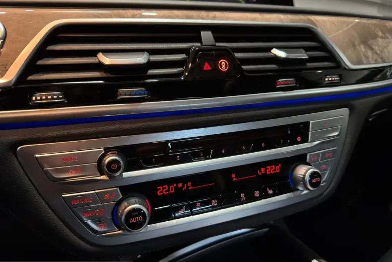 BMW 750 (Seria 7) din 2021 cu 121.724 km - oferta BMW232434 - foto 17