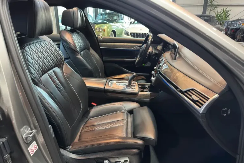 BMW 750 (Seria 7) din 2021 cu 121.724 km - oferta BMW232434 - foto 24